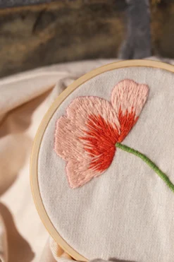 Broderikit Valmue