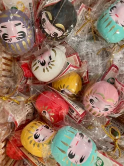 Daruma figur lille