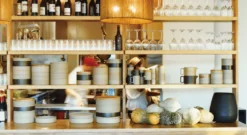 Hasami Porcelain - Kopper med hank // Natur brun