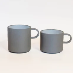 Hasami Porcelain - Kopper med hank // Grå og hvid