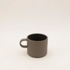 Hasami Porcelain - Kopper med hank // Grå og sort