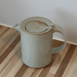 Hibi tekande med grå glasur