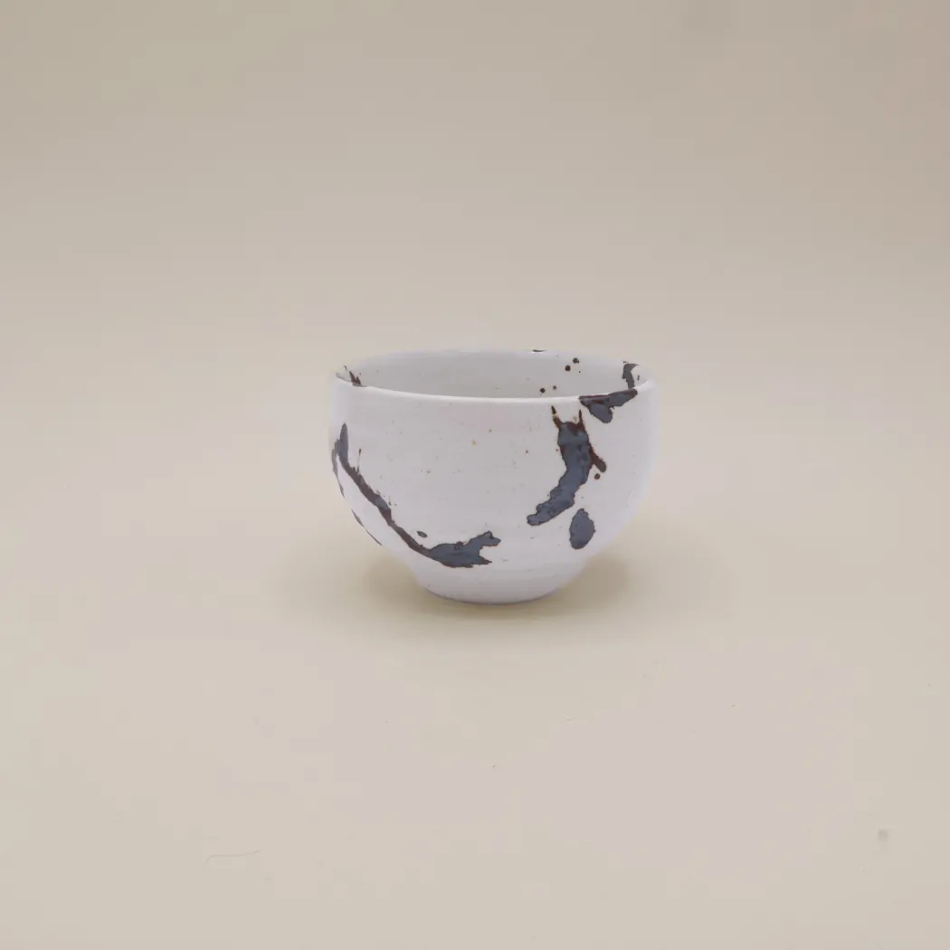 Japansk kop med brunt metallisk splash mønster