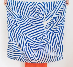 Japansk vægophæng: Furoshiki med blå striber