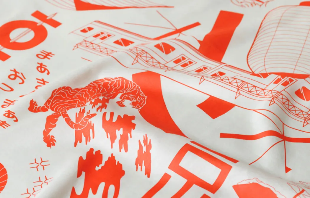 Japansk vægtæppe: Furoshiki med japanske motiver i rød