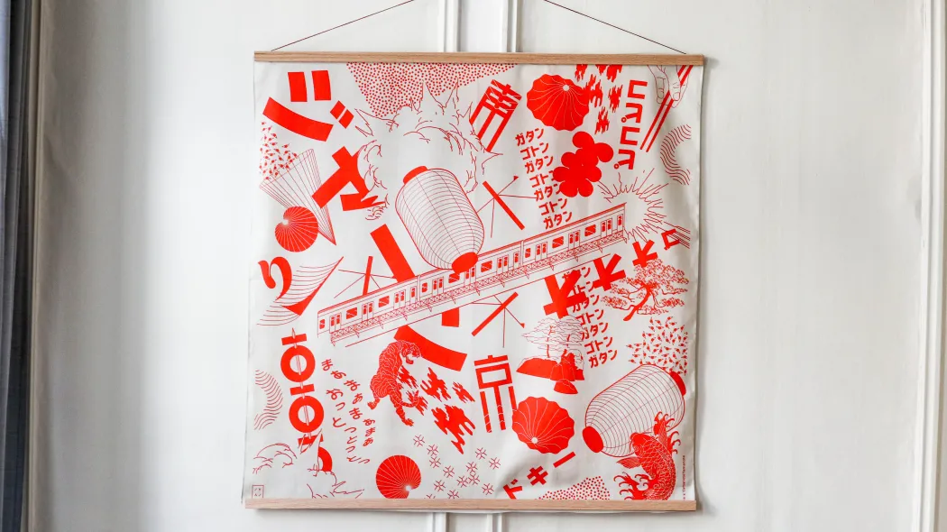 Japansk vægtæppe: Furoshiki med japanske motiver i rød