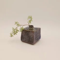 KAKU Vase