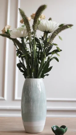 KAZE Vase