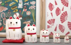 Lucky Cat babushka