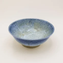 Ramenskål med blå og beige glasur