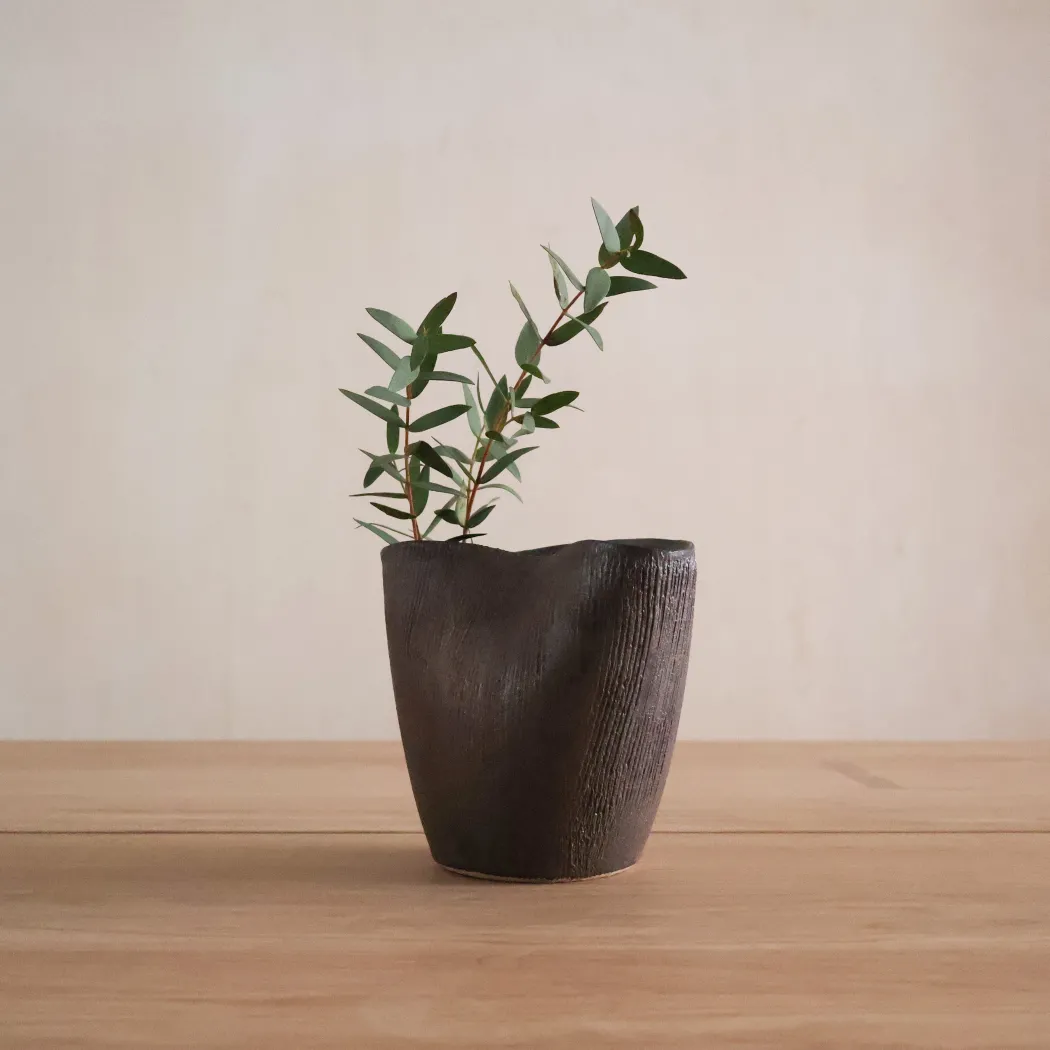SAKI Vase
