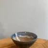 Skål med blå rillet glasur - stor
